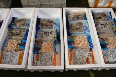 煙臺(tái)市場(chǎng)海鮮年貨大比拼 本地海鮮漸成年貨主角，傳統(tǒng)農(nóng)副產(chǎn)品銷售平穩(wěn)